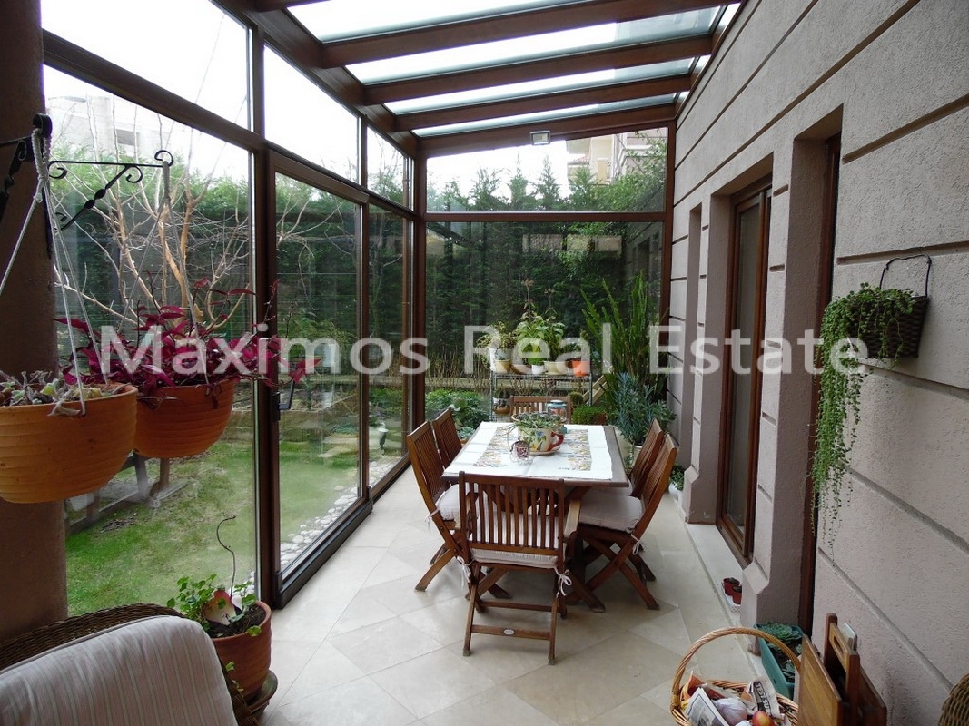 Luxurious Real Estate Villa with Private Garden for Sale photos #1