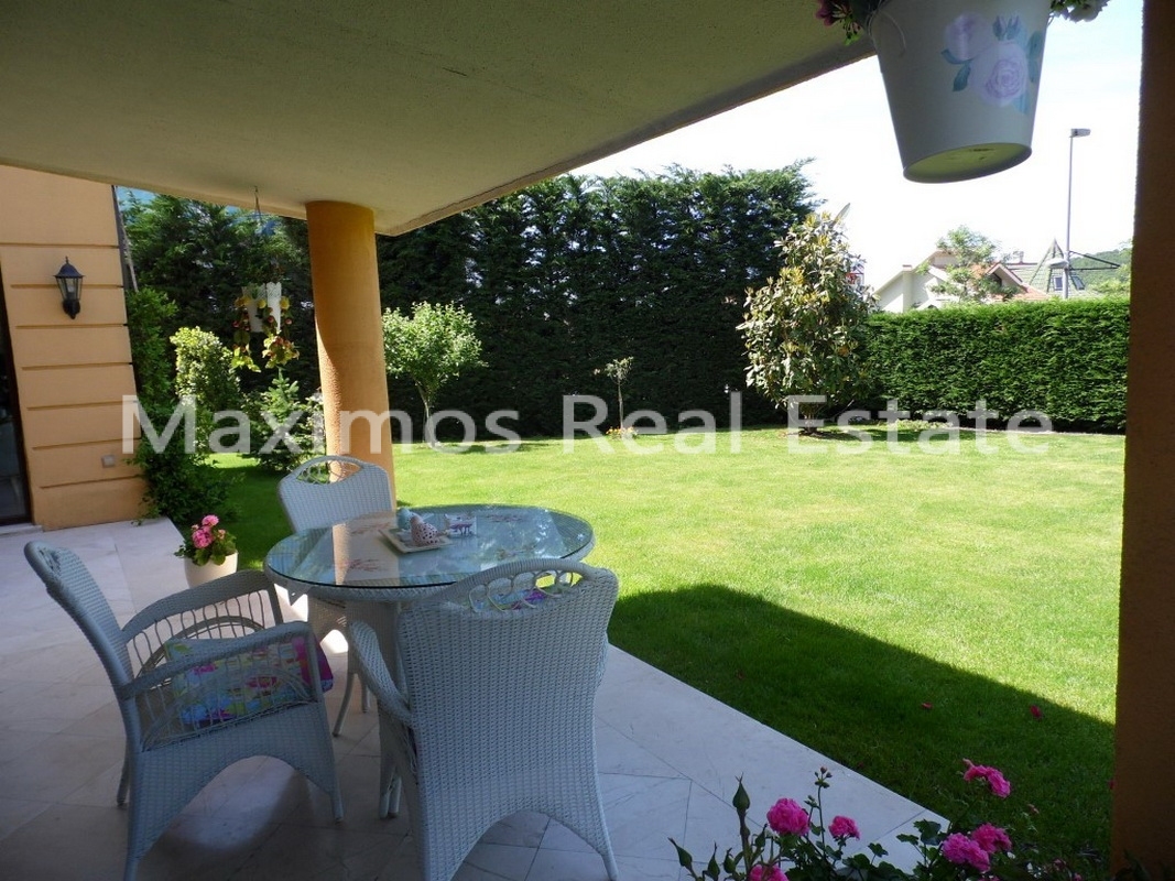 Luxurious Real Estate Villa with Private Garden for Sale photos #1