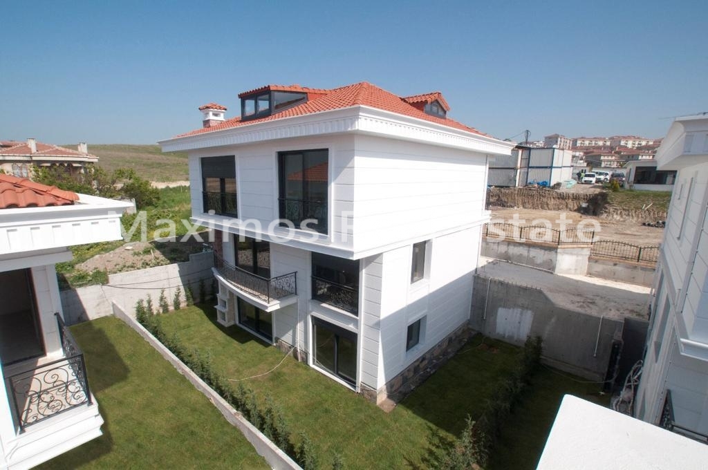 5 Bedroom Sea Villa For Sale In Beylikduzu Istanbul photos #1