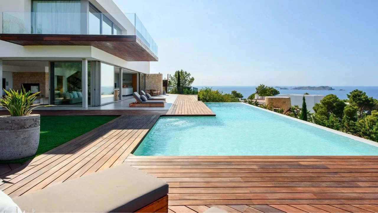 Luxury villas in Antalya featuring private pools, sea views, premium amenities, and exclusive locations in Lara and Konyaaltı districts